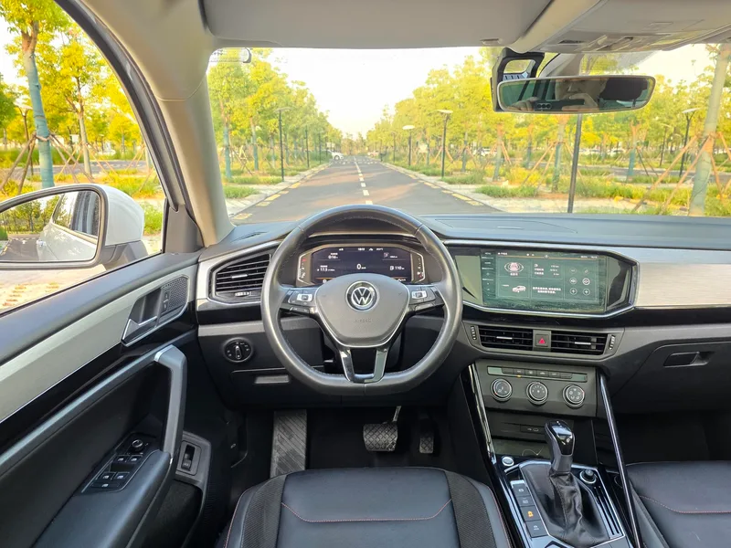 Volkswagen Tayron 2021 330TSI Two-wheel drive 30 Anniversary Edition interior photo 14 Volkswagen Tayron 2021 330TSI Two-wheel drive 30 Anniversary Edition interior photo 14