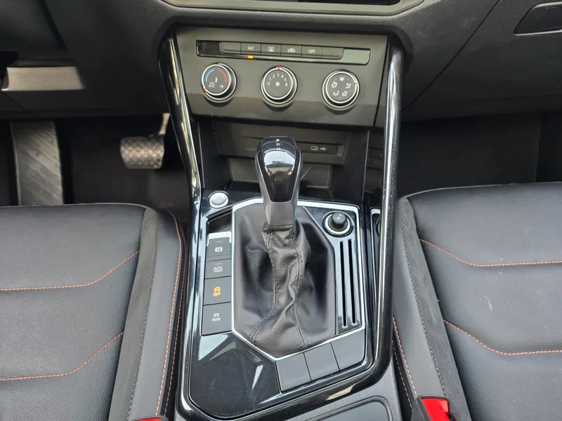 Volkswagen Tayron 2021 330TSI Two-wheel drive 30 Anniversary Edition interior photo 17 Volkswagen Tayron 2021 330TSI Two-wheel drive 30 Anniversary Edition interior photo 17