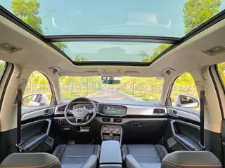 Volkswagen Tayron 2021 330TSI Two-wheel drive 30 Anniversary Edition interior photo 18 Volkswagen Tayron 2021 330TSI Two-wheel drive 30 Anniversary Edition interior photo 18