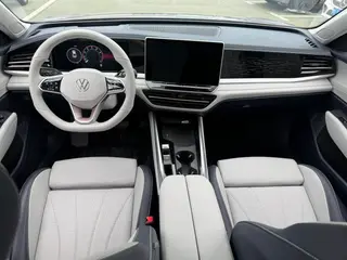 Volkswagen Passat 2025 Pro 300TSI Long Yao Edition interior photo 8 Volkswagen Passat 2025 Pro 300TSI Long Yao Edition interior photo 8