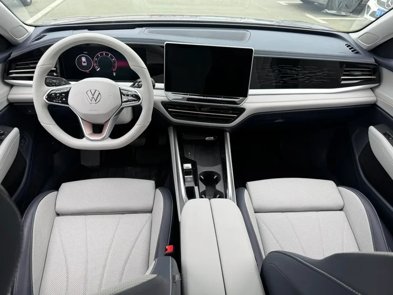 Volkswagen Passat 2025 Pro 300TSI Long Yao Edition interior photo 8 Volkswagen Passat 2025 Pro 300TSI Long Yao Edition interior photo 8