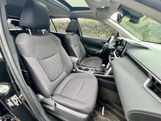 Toyota Corolla Cross 2022 2.0L Premium Edition interior photo 12 Toyota Corolla Cross 2022 2.0L Premium Edition interior photo 12