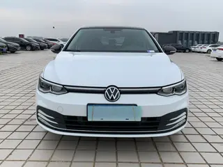 Volkswagen Golf 2021 280TSI DSG 30 Edición de aniversario exterior foto 2 Volkswagen Golf 2021 280TSI DSG 30 Edición de aniversario exterior foto 2