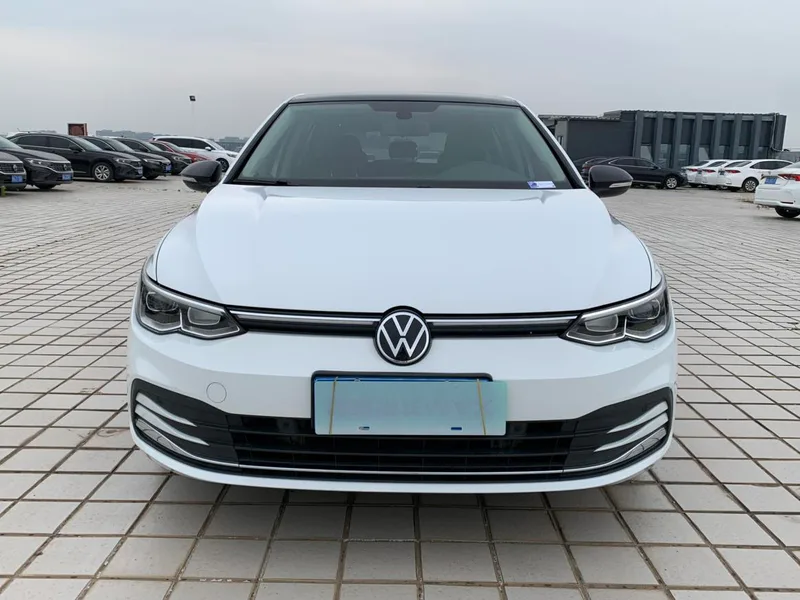 Volkswagen Golf 2021 280TSI DSG 30 Edición de aniversario exterior foto 2 Volkswagen Golf 2021 280TSI DSG 30 Edición de aniversario exterior foto 2