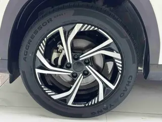 Geely Boyue 2023 Boyue COOL 1.5T Inteligente interior foto 16 Geely Boyue 2023 Boyue COOL 1.5T Inteligente interior foto 16