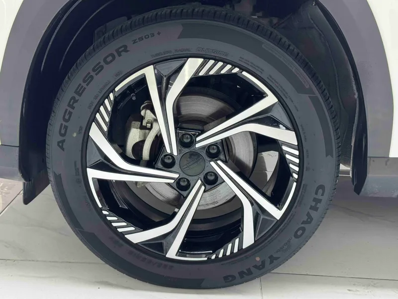 Geely Boyue 2023 Boyue COOL 1.5T Inteligente interior foto 16 Geely Boyue 2023 Boyue COOL 1.5T Inteligente interior foto 16