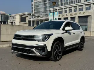 Volkswagen Tharu 2023 300TSI Versión de luna brillante con tracción en dos ruedas exterior foto 1 Volkswagen Tharu 2023 300TSI Versión de luna brillante con tracción en dos ruedas exterior foto 1