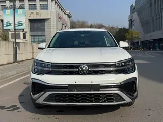 Volkswagen Tharu 2023 300TSI Versión de luna brillante con tracción en dos ruedas exterior foto 2 Volkswagen Tharu 2023 300TSI Versión de luna brillante con tracción en dos ruedas exterior foto 2