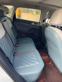 Volkswagen Tharu 2023 300TSI Versión de luna brillante con tracción en dos ruedas interior foto 10 Volkswagen Tharu 2023 300TSI Versión de luna brillante con tracción en dos ruedas interior foto 10