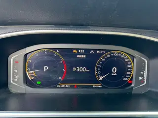 Volkswagen Tharu 2023 300TSI Versión de luna brillante con tracción en dos ruedas interior foto 14 Volkswagen Tharu 2023 300TSI Versión de luna brillante con tracción en dos ruedas interior foto 14