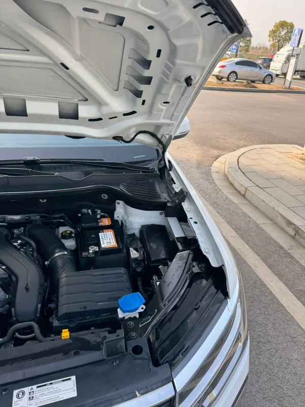 Volkswagen Tharu 2023 300TSI Versión de luna brillante con tracción en dos ruedas interior foto 16 Volkswagen Tharu 2023 300TSI Versión de luna brillante con tracción en dos ruedas interior foto 16