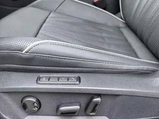 Volkswagen Passat 2023 330TSI Star Premium Edition interior photo 16 Volkswagen Passat 2023 330TSI Star Premium Edition interior photo 16
