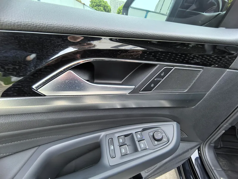 Volkswagen Passat 2023 330TSI Star Premium Edition interior photo 19 Volkswagen Passat 2023 330TSI Star Premium Edition interior photo 19