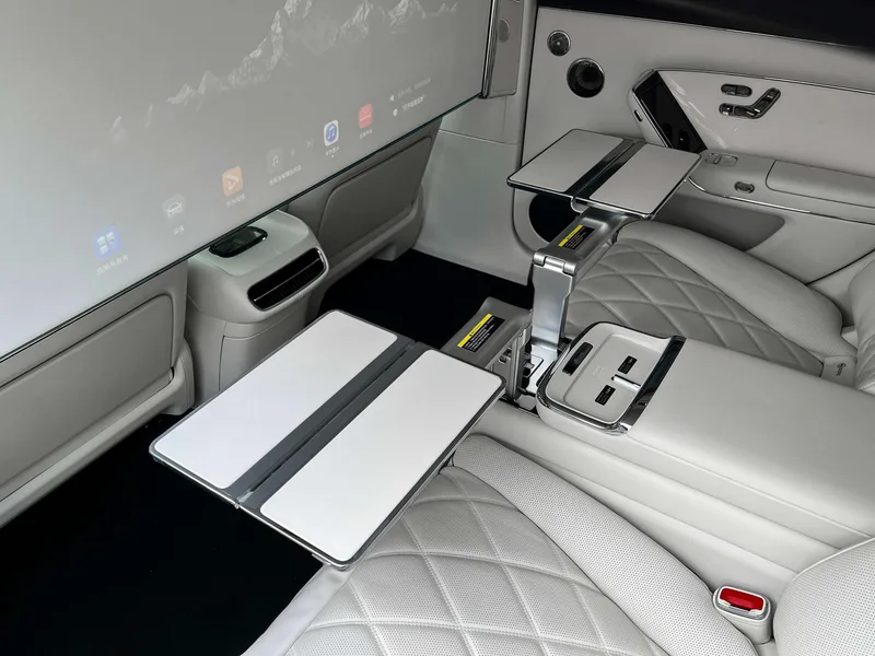 Maextro S800 2025 extended range Starshine Executive Edition 4 seat interior photo 15 Maextro S800 2025 extended range Starshine Executive Edition 4 seat interior photo 15