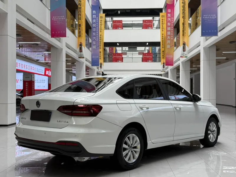 Volkswagen Lavida 2022 1.5L Automatic Fashion Edition exterior photo 4