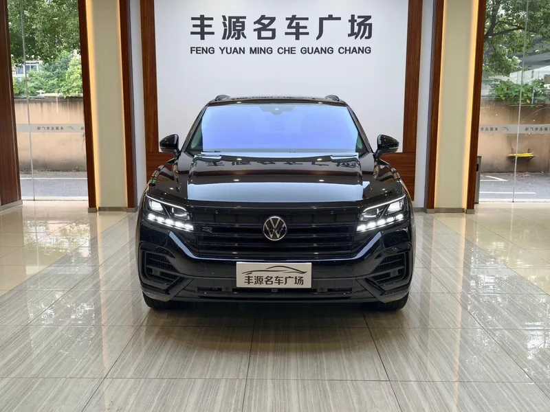Volkswagen Touareg 2023 3.0TSI Version de la première jouissance Set de sport noir Yao extérieur photo 2 Volkswagen Touareg 2023 3.0TSI Version de la première jouissance Set de sport noir Yao extérieur photo 2