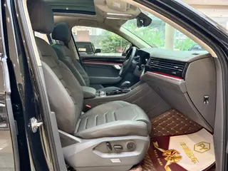 Volkswagen Touareg 2023 3.0TSI Version de la première jouissance Set de sport noir Yao extérieur photo 8 Volkswagen Touareg 2023 3.0TSI Version de la première jouissance Set de sport noir Yao extérieur photo 8