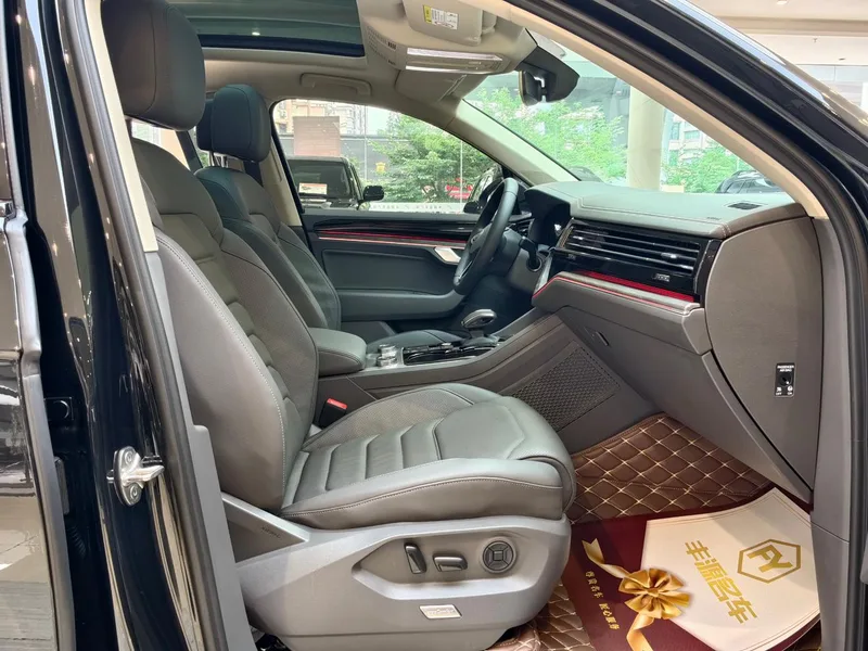 Volkswagen Touareg 2023 3.0TSI Version de la première jouissance Set de sport noir Yao extérieur photo 8 Volkswagen Touareg 2023 3.0TSI Version de la première jouissance Set de sport noir Yao extérieur photo 8