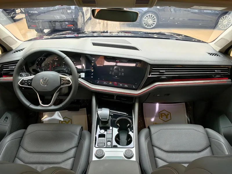Volkswagen Touareg 2023 3.0TSI Version de la première jouissance Set de sport noir Yao intérieur photo 11 Volkswagen Touareg 2023 3.0TSI Version de la première jouissance Set de sport noir Yao intérieur photo 11