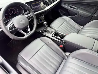 Volkswagen Passat 2023 Restyling 330TSI Star Elite Edition interior photo 6 Volkswagen Passat 2023 Restyling 330TSI Star Elite Edition interior photo 6