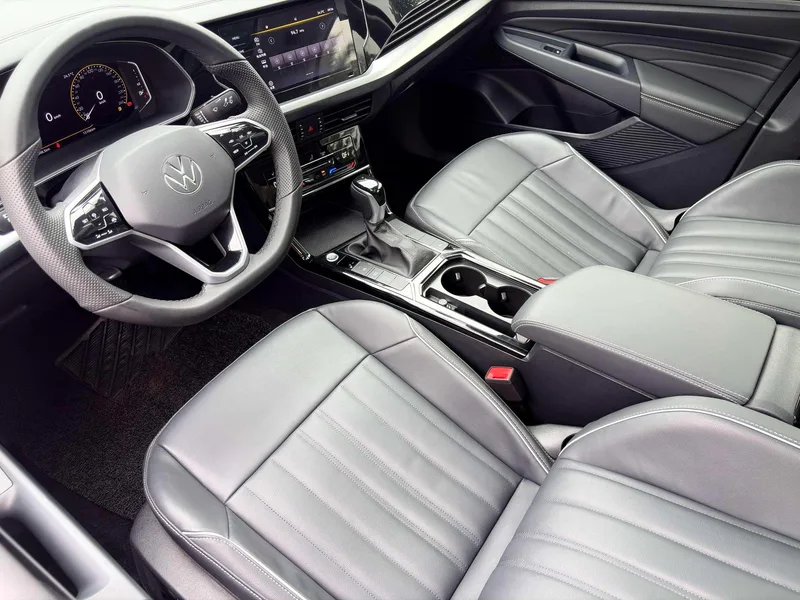Volkswagen Passat 2023 Restyling 330TSI Star Elite Edition interior photo 6 Volkswagen Passat 2023 Restyling 330TSI Star Elite Edition interior photo 6