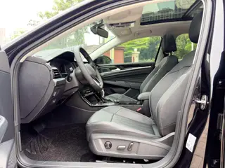 Volkswagen Passat 2023 Restyling 330TSI Star Elite Edition interior photo 7 Volkswagen Passat 2023 Restyling 330TSI Star Elite Edition interior photo 7