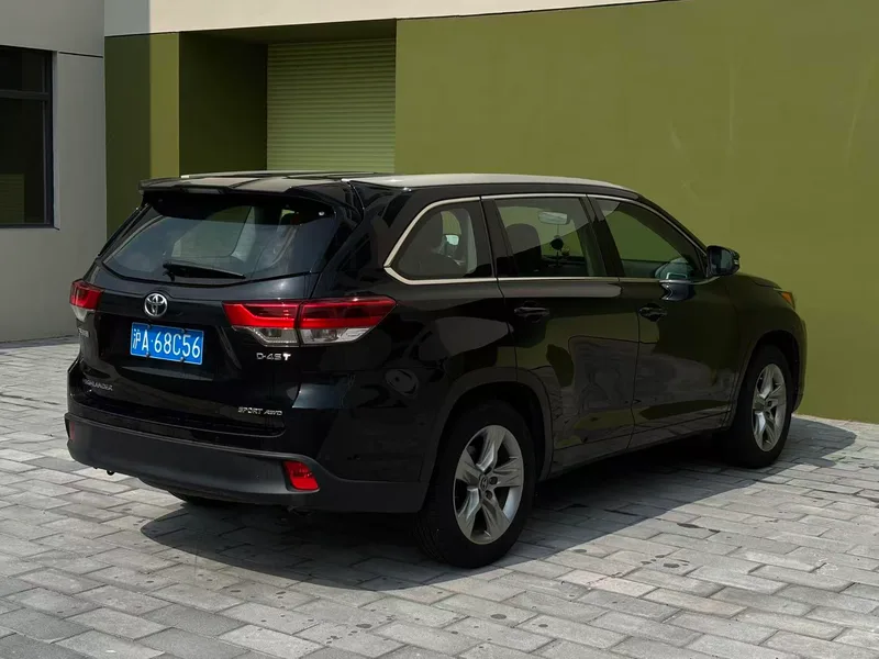 Toyota Highlander 2018 2.0T Four-wheel drive Premium Edition 7 seat Country VI interior photo 7 Toyota Highlander 2018 2.0T Four-wheel drive Premium Edition 7 seat Country VI interior photo 7