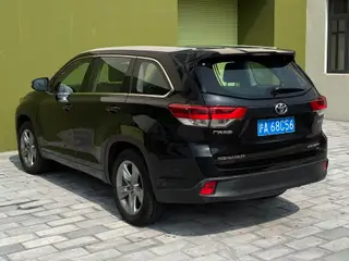 Toyota Highlander 2018 2.0T Four-wheel drive Premium Edition 7 seat Country VI interior photo 9 Toyota Highlander 2018 2.0T Four-wheel drive Premium Edition 7 seat Country VI interior photo 9