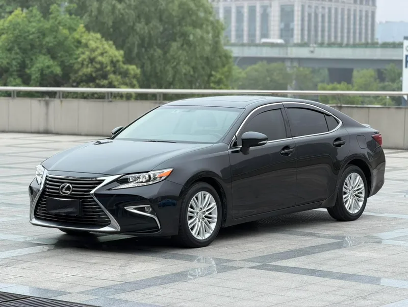 Lexus ES 2017 200 30 Anniversary Edition exterior photo 1 Lexus ES 2017 200 30 Anniversary Edition exterior photo 1