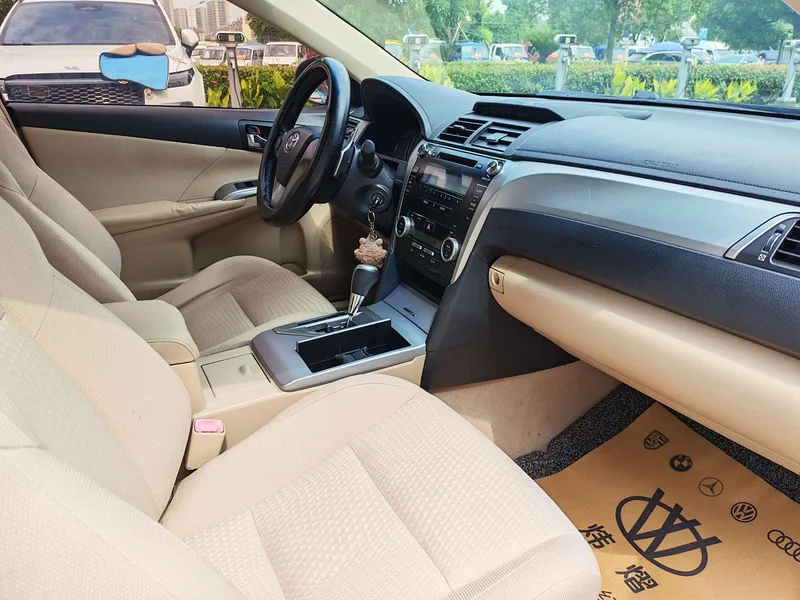 Toyota Camry 2012 Junrui 2.0S Version dynamique brillante extérieur photo 4 Toyota Camry 2012 Junrui 2.0S Version dynamique brillante extérieur photo 4