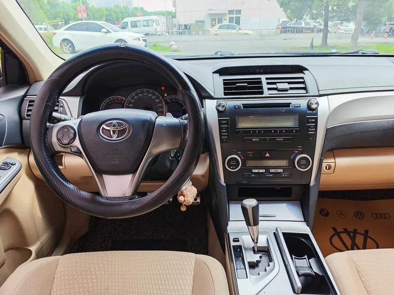 Toyota Camry 2012 Junrui 2.0S Version dynamique brillante intérieur photo 9 Toyota Camry 2012 Junrui 2.0S Version dynamique brillante intérieur photo 9