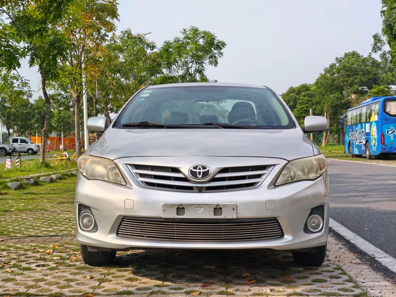 Toyota Corolla 2012 Versión deslumbrante 1.6L Automático GL exterior foto 3 Toyota Corolla 2012 Versión deslumbrante 1.6L Automático GL exterior foto 3