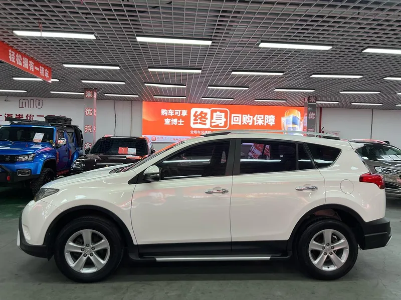 Toyota RAV4 2013 2.5L Edición Elite automática con tracción en las cuatro ruedas exterior foto 3 Toyota RAV4 2013 2.5L Edición Elite automática con tracción en las cuatro ruedas exterior foto 3