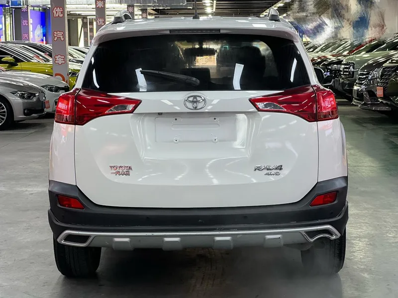 Toyota RAV4 2013 2.5L Edición Elite automática con tracción en las cuatro ruedas exterior foto 4 Toyota RAV4 2013 2.5L Edición Elite automática con tracción en las cuatro ruedas exterior foto 4
