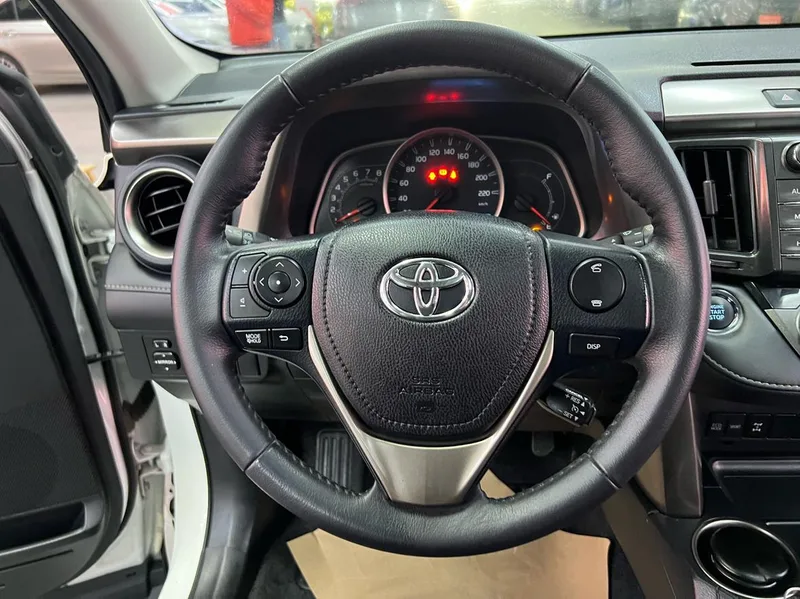 Toyota RAV4 2013 2.5L Edición Elite automática con tracción en las cuatro ruedas interior foto 12 Toyota RAV4 2013 2.5L Edición Elite automática con tracción en las cuatro ruedas interior foto 12