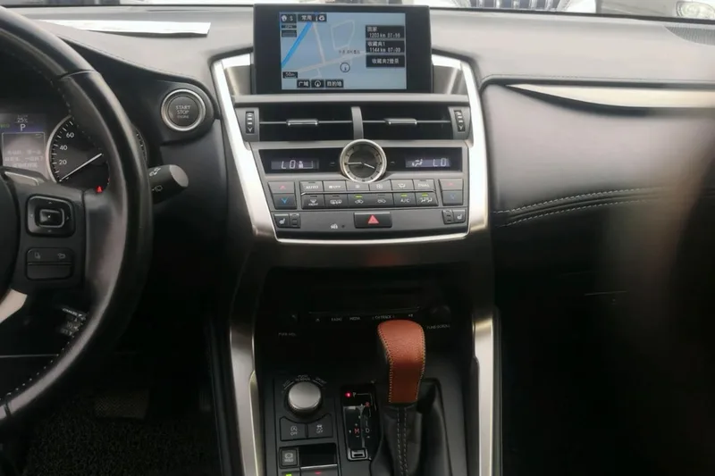 Lexus NX 2015 200 full drive Fengshang Edition interior photo 16 Lexus NX 2015 200 full drive Fengshang Edition interior photo 16