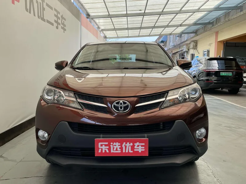 Toyota RAV4 2015 2.0L CVT Two-Drive Fashion Edition exterior photo 2 Toyota RAV4 2015 2.0L CVT Two-Drive Fashion Edition exterior photo 2