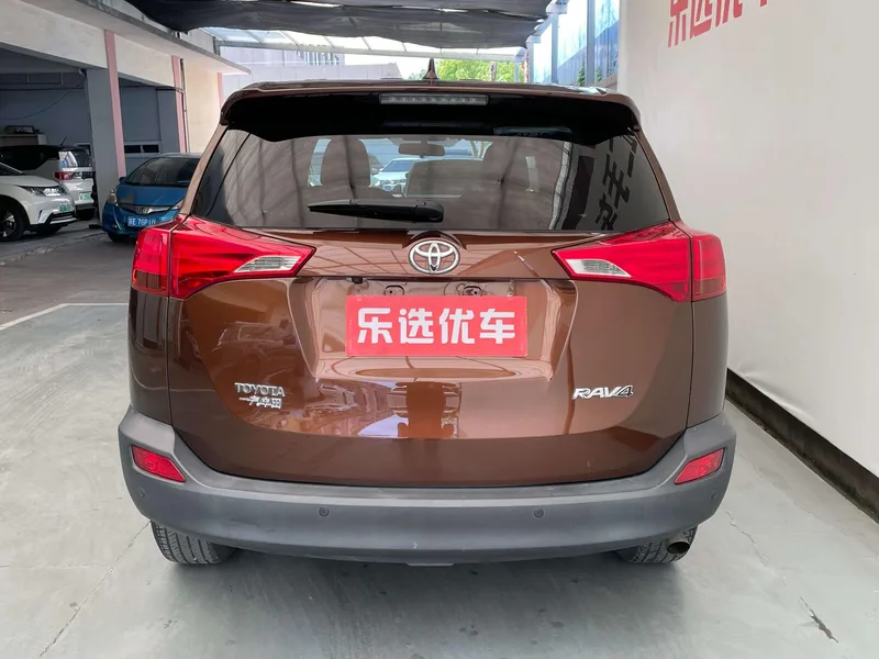 Toyota RAV4 2015 2.0L CVT Two-Drive Fashion Edition exterior photo 4 Toyota RAV4 2015 2.0L CVT Two-Drive Fashion Edition exterior photo 4