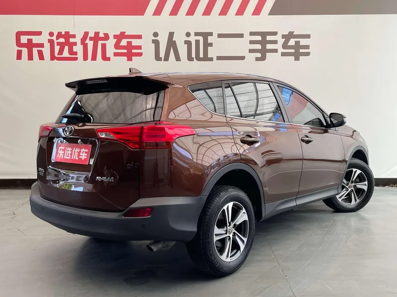 Toyota RAV4 2015 2.0L CVT Two-Drive Fashion Edition exterior photo 5 Toyota RAV4 2015 2.0L CVT Two-Drive Fashion Edition exterior photo 5