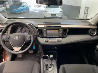 Toyota RAV4 2015 2.0L CVT Two-Drive Fashion Edition interior photo 14 Toyota RAV4 2015 2.0L CVT Two-Drive Fashion Edition interior photo 14