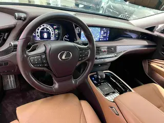 Lexus LS 2020 500h Edición de excelencia País VI exterior foto 5 Lexus LS 2020 500h Edición de excelencia País VI exterior foto 5