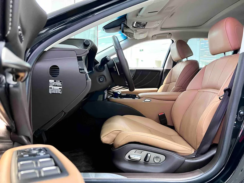 Lexus LS 2020 500h Edición de excelencia País VI interior foto 6 Lexus LS 2020 500h Edición de excelencia País VI interior foto 6