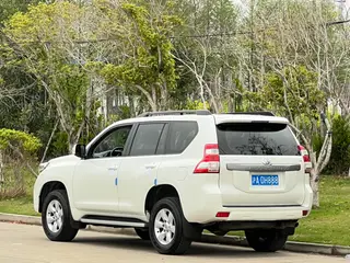 Toyota Prado 2016 3.5L Automático TX-L exterior foto 4 Toyota Prado 2016 3.5L Automático TX-L exterior foto 4