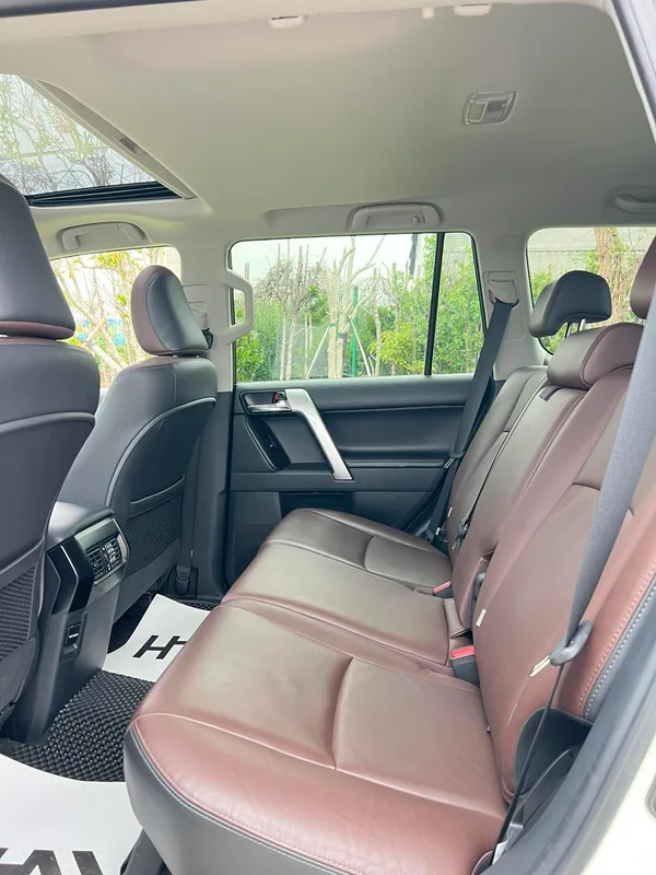 Toyota Prado 2016 3.5L Automático TX-L exterior foto 7 Toyota Prado 2016 3.5L Automático TX-L exterior foto 7