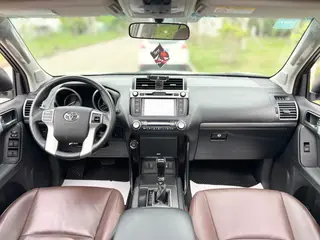 Toyota Prado 2016 3.5L Automático TX-L exterior foto 8 Toyota Prado 2016 3.5L Automático TX-L exterior foto 8