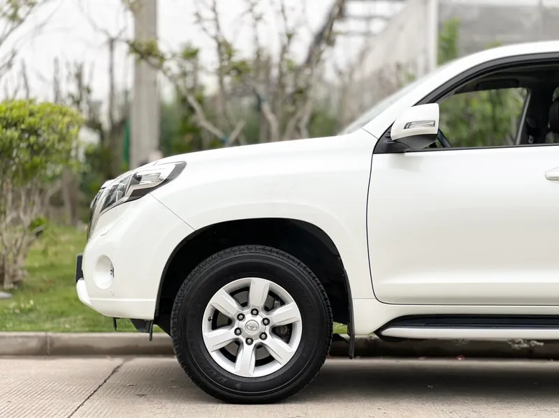Toyota Prado 2016 3.5L Automático TX-L interior foto 11 Toyota Prado 2016 3.5L Automático TX-L interior foto 11