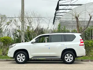 Toyota Prado 2016 3.5L Automático TX-L interior foto 12 Toyota Prado 2016 3.5L Automático TX-L interior foto 12