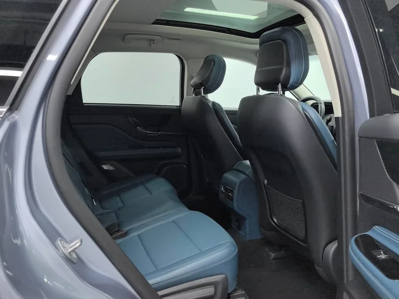 Lincoln Corsair 2022 2.0T Two-wheel drive elegant version exterior photo 7 Lincoln Corsair 2022 2.0T Two-wheel drive elegant version exterior photo 7