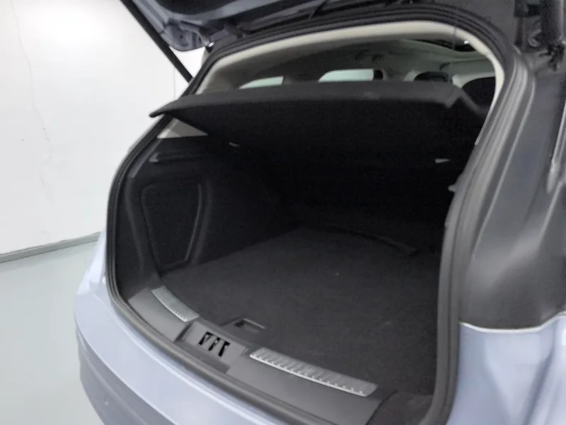 Lincoln Corsair 2022 2.0T Two-wheel drive elegant version interior photo 15 Lincoln Corsair 2022 2.0T Two-wheel drive elegant version interior photo 15