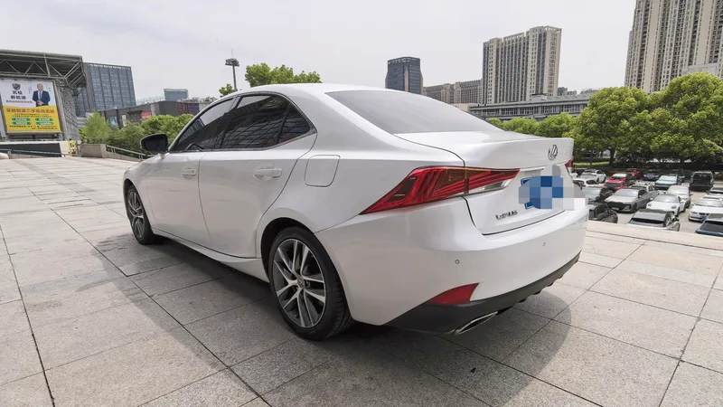 Lexus IS 2017 300 Versión líder interior foto 8 Lexus IS 2017 300 Versión líder interior foto 8